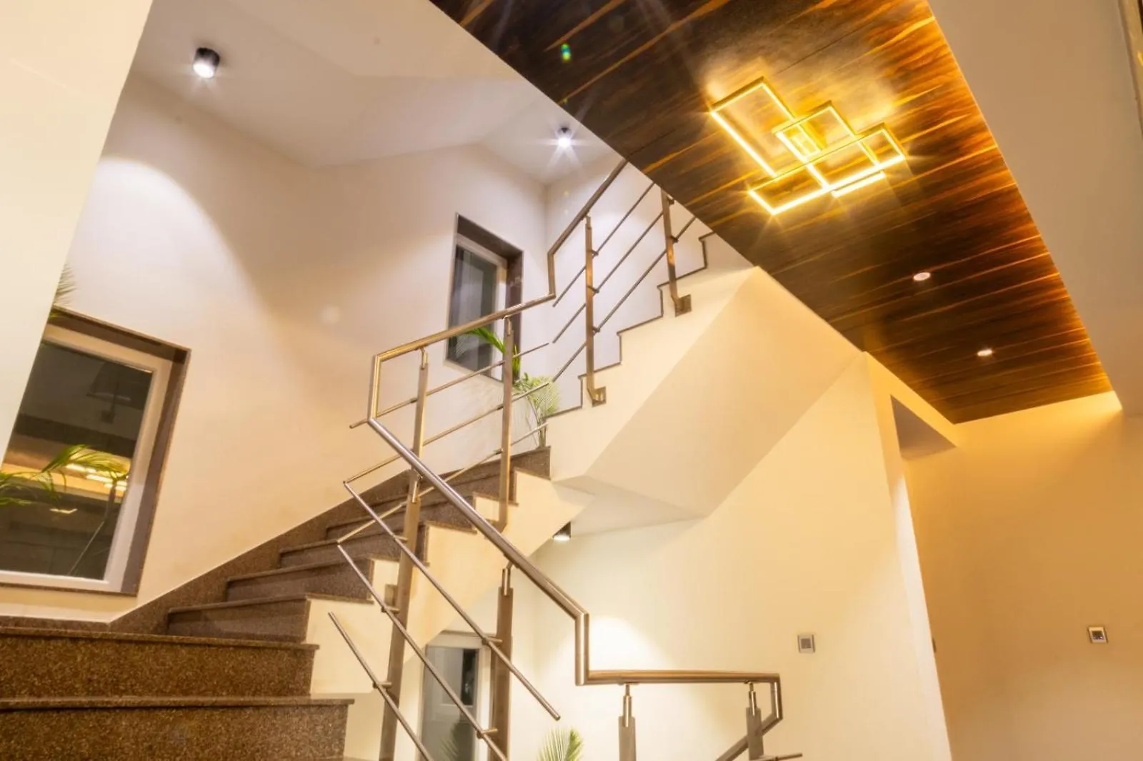 Housr 2 Bhk Apartment Sector 41 Gurgaon Near Fortis Hospital