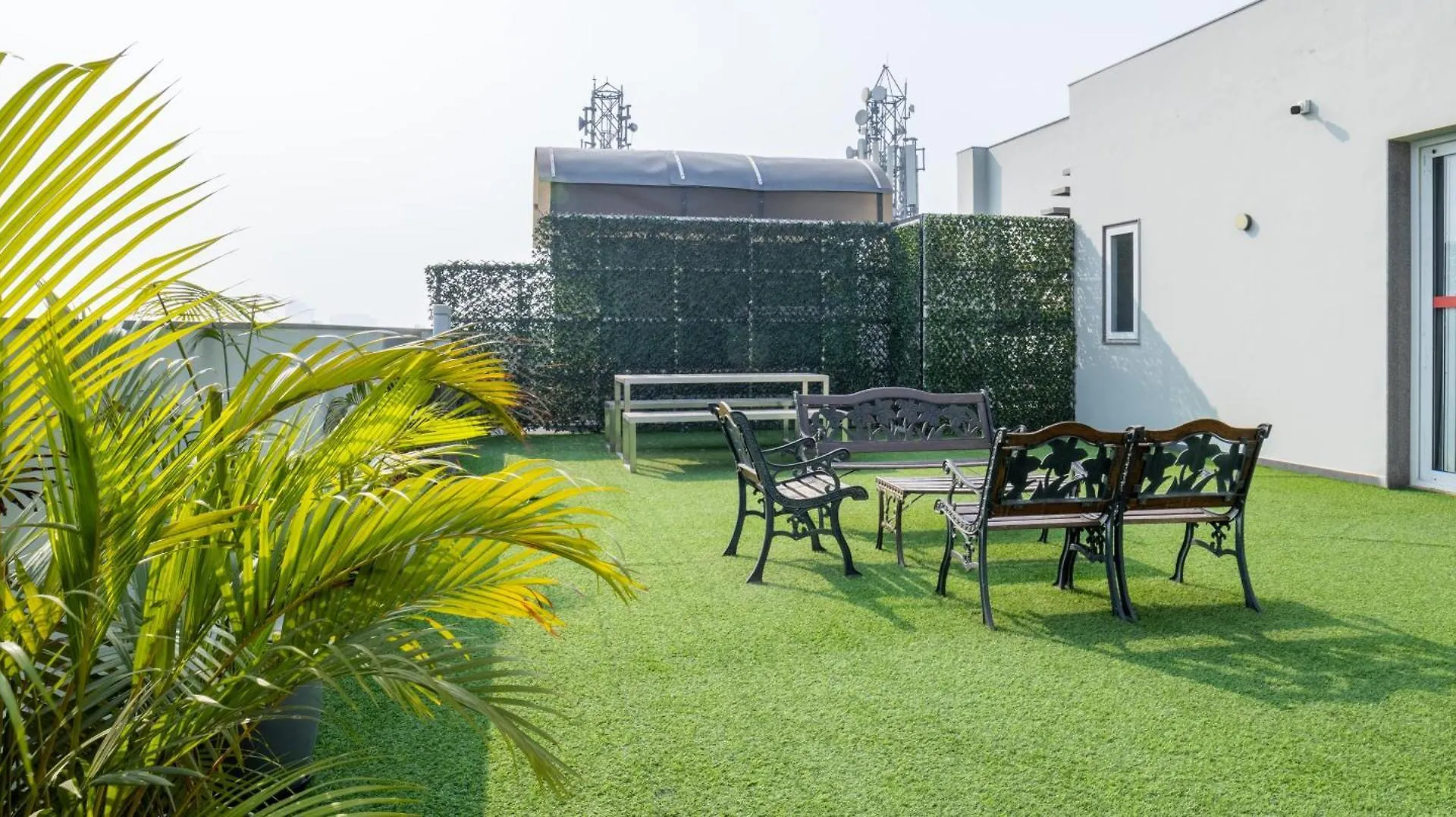Housr 2 Bhk Apartment Sector 41 Gurgaon Near Fortis Hospital Indien