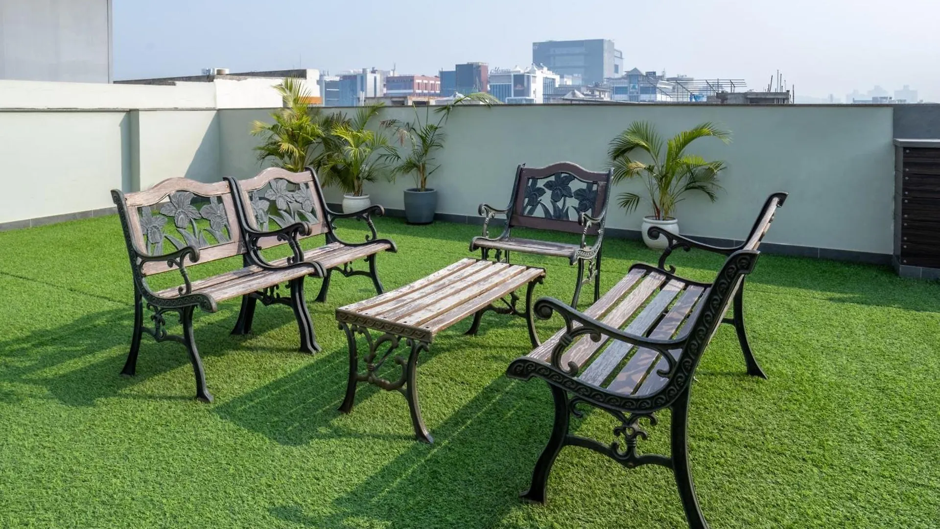 Housr 2 Bhk Apartment Sector 41 Gurgaon Near Fortis Hospital